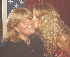 everylittlepieceloves:  God Bless Andrea Swift. 