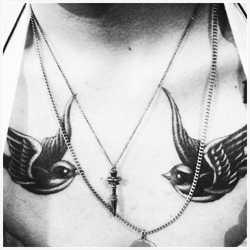  Harry Styles’ new tattoo (11/8/12) 