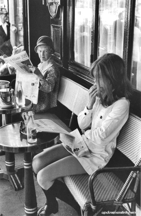 updownsmilefrown:  Brasserie Lipp, Saint-Germain-des-Pres, Paris, 1969 by Henri Cartier-Bresson