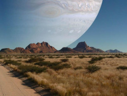 brittrvls:  What our sky would look like if Jupiter was as close as the sun!  Close as the moon. The sun is too far away for it to look that close.