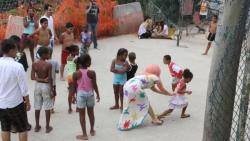 anch0vies:  Lady Gaga attacking an underprivileged