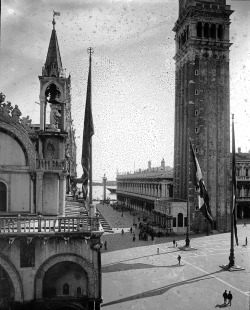 lostsplendor:   Venice, Italy, 1895. (by Brooklyn