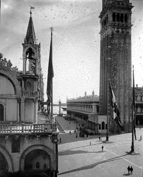lostsplendor:   Venice, Italy, 1895. (by Brooklyn Museum)  
