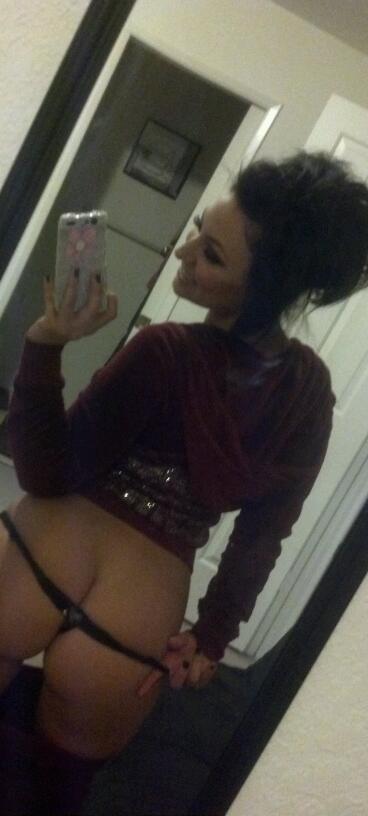 all-these-chicaz:  XoticEsmeralda