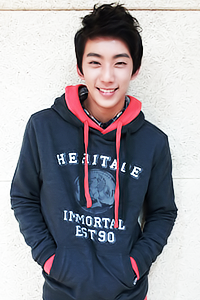  B1A4 | OMPHALOS 