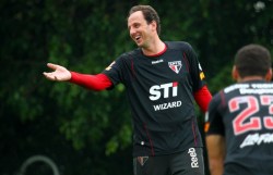 tricolor-do-morumbi:  Rogério Ceni renovou