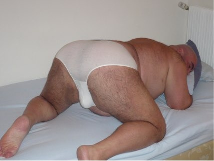 cutecubs:  hairy big ass, any taker?
