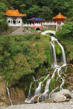 bluepueblo:  Eternal Spring Shrine, Taroko