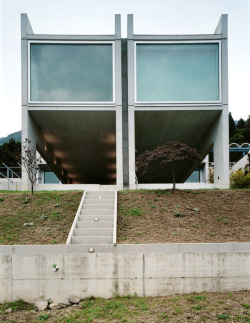 subtilitas:  Tognola Architetti - Villa Muller, Orselina 1999. photo via. One of my favorite all-time houses. &copy; Marherita Spiluttini. 