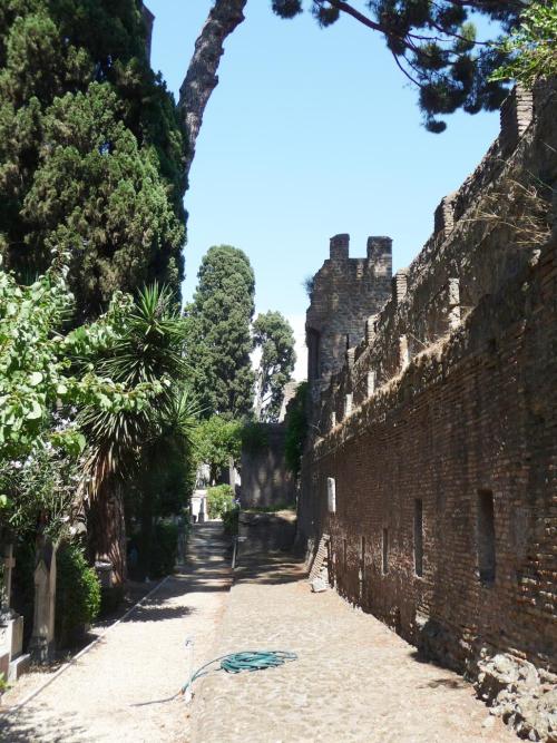 Aurelian Walls of protestant cemetery (Rome)