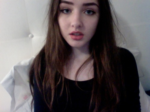 holled:  (◕‿◕✿)feeling super duper pale(◕‿◕✿)