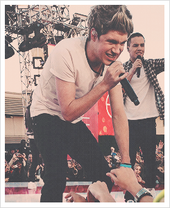 swoggy-blog:  One Direction performing on adult photos