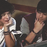 omgzarry:  “Yeah, me and Harry are actually dating.” 