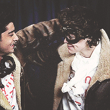omgzarry:  “Yeah, me and Harry are actually dating.” 