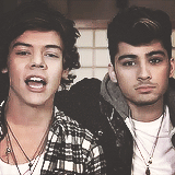 omgzarry:  “Yeah, me and Harry are actually dating.” 