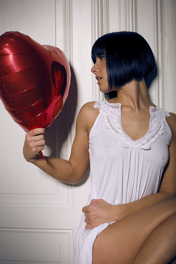 wizwizardg:  She’s so Transparently Beautiful