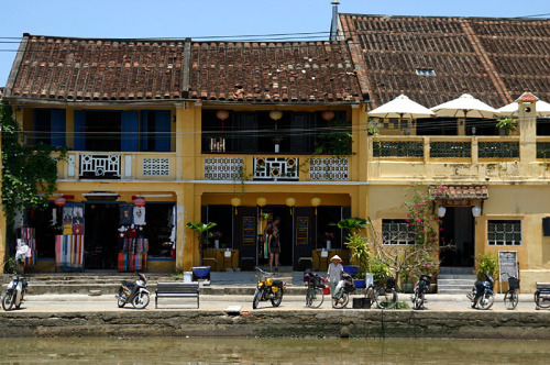 (via Yellow buildings, a photo from Quang Nam, South Central Coast | TrekEarth)Hoi An, Vietnam