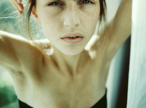 mediomilimetro:  sin título by heddaselder on Flickr. 