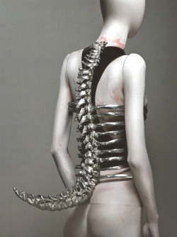 pylore:  Spine corset by Shaun Leane for Alexander McQueen S/S 1998 