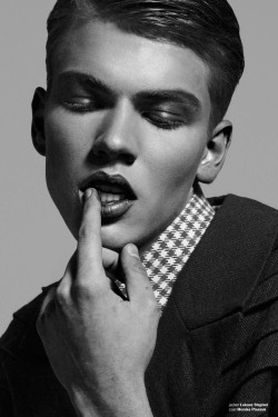 afreeboy:  Matthias Świdnicki In Narcissus Hero by Robert Binda for Design Scene 