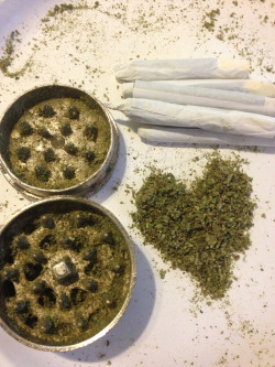 orangecrushasmoka:  Look at that grinder