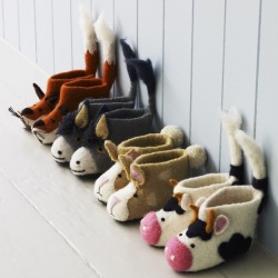 ddlgprincess:  aww. adorableness. I wants the fox and cow ones &lt;3 hbu?