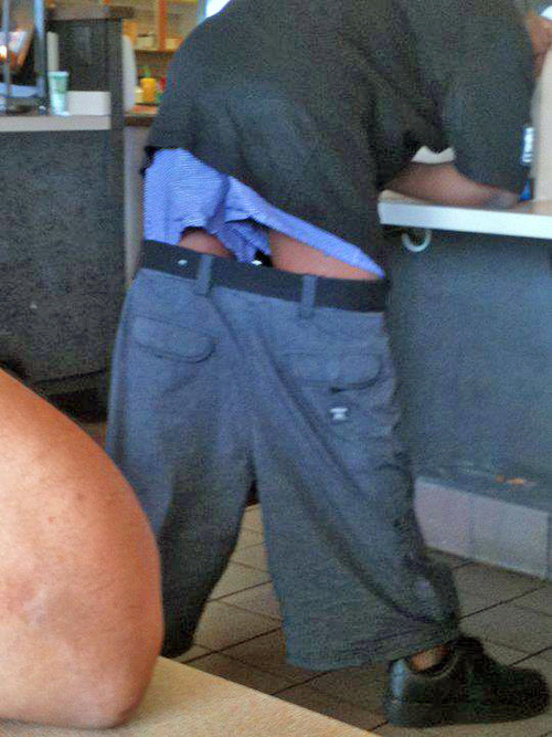 kingjaffejoffer:  laugh-at-me-br0:  what’s the point of the belt  black people 
