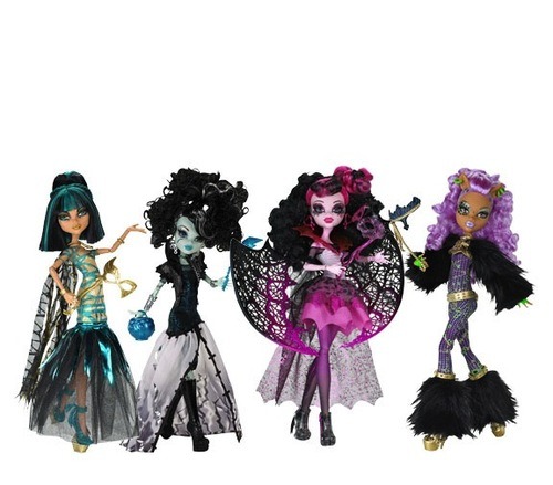 Thamylei: Diferenças na Bonecas Monster High