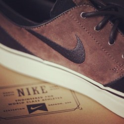 skelletonboy:  Nike #nike #brown #dope #taptap #tagsforlike #doubletapthisphoto #like4like #likeforlike #instadope #instanike #followme 