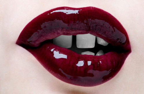 hypnosis-slave:darquefool:zanythoughts:@darquefoolYaaaaasI second thatwet, gemstone-colour lips, I a