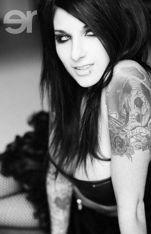 Hot Girls Inked