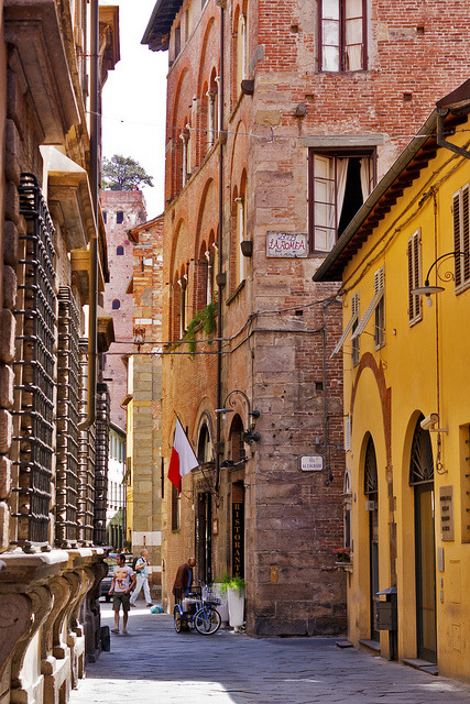 mostlyitaly:Lucca (Tuscany,Italy) by ZX-6R on Flickr.