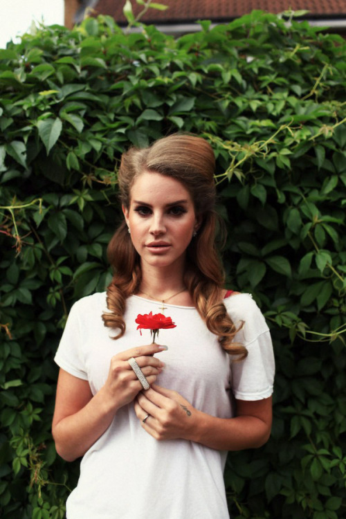 ikilledlanadelrey:  Lana Del Rey  adult photos