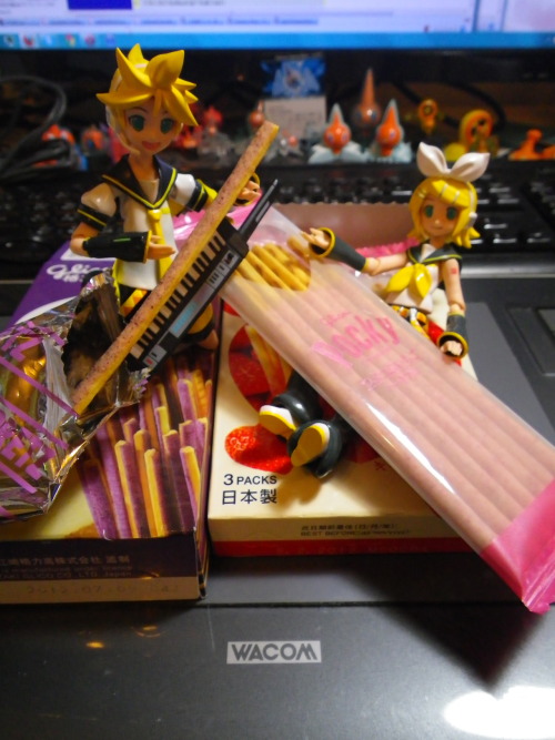 Today is Pocky/Pretz day, so I got myself some Pocky/Pretz to enjoy |3c 11/11 is also Singles day in