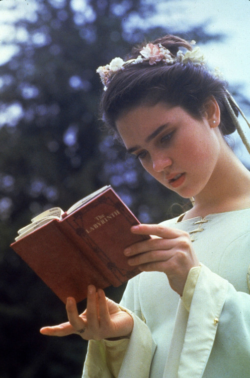 labyrinthnook:Jennifer Connelly going studious in Labyrinth.