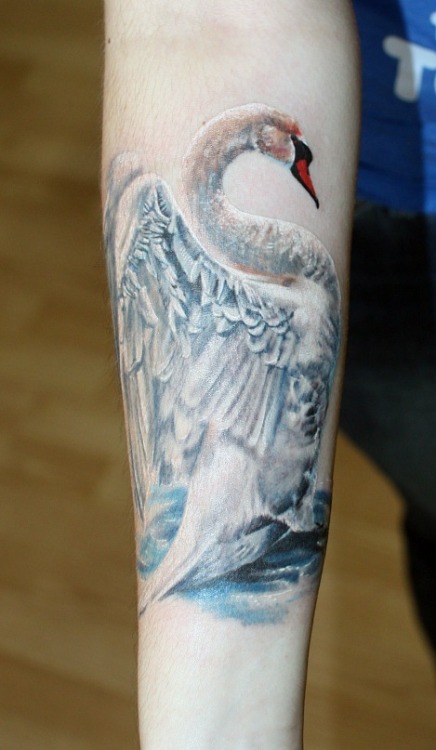 fuckyeahtattoos:  Tattoo-master Vanya Yug. Moscow