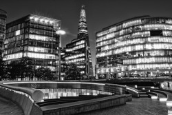 fuckyeahstreetlights:  More London is a new development on the south bank of the River Thames, immediately next door to Tower Bridge.It includes the City Hall, a sunken amphitheatre called ‘The Scoop’ in which Open air plays often take place in the