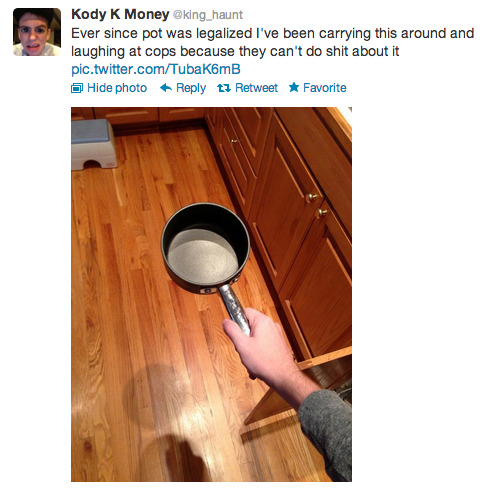 tastefullyoffensive:  [@king_haunt/via]