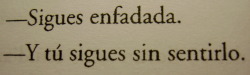 noquierohacernada:  victima-del-destino:  quierohechos-nopalabras:  “Sinsajo” - Suzanne Collins  Es el libro más hermoso de toda la laifffffffff&lt;3&lt;3  puta que te quiero leer como a ningún libro antes:c eres el que me falta u-ú sinsajo ven