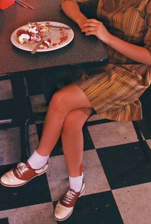 azazaychek:  arms bend back Tavi Gevinson by Petra Collins from the ardorous