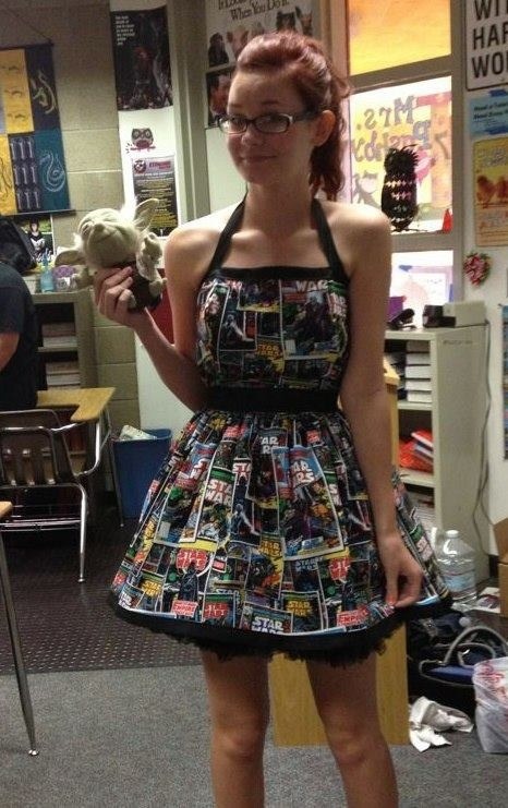 thorsgirl:  Me in my homemade starwars dress for halloween *^-^* 