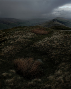 transylvanianmisanthropy:  Mam Tor.