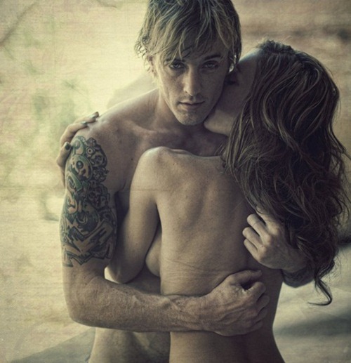 30 Beautiful Photographs Of Romantic Couples | creativephotographymagazine.com on We Heart It. http://weheartit.com/entry/43036675