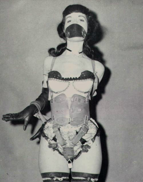 Another old classic. Love vintage bondage. porn pictures