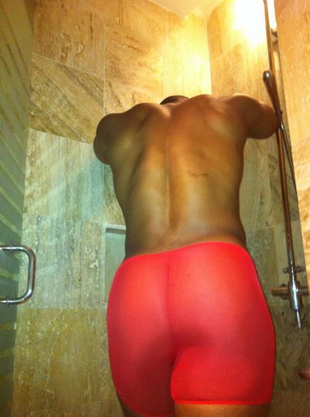 stormothcent:  phatphatass:  This man is sexy and he has a big dick!!!! #InLove  SO FREAK’N HOTTTTT