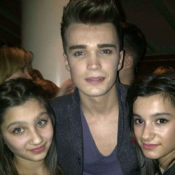 unionjstar:  Sarooha Malik (Zayn’s cousin), Josh and Waliyha Malik (Zayn’s sister) 