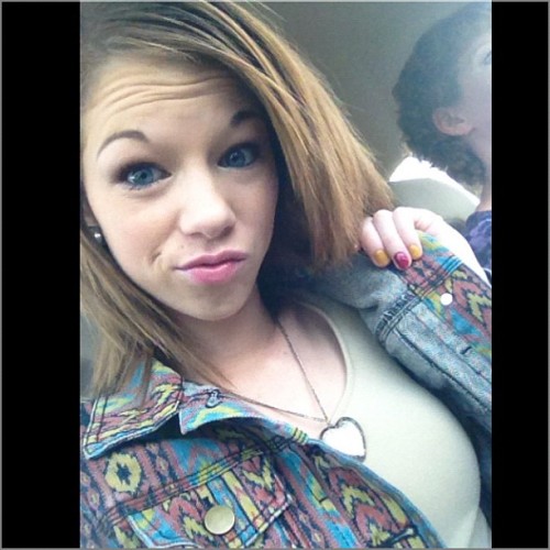 lolzimcutehuh:  imma gangsterrr didnt yall know?! ;) bahahaha . Going into wurkk. #self #me #girl #bitch 