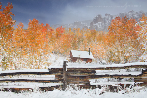 the-merriest-tale:First Snow at the Cabin by ~Nate-Zeman