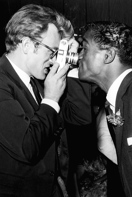 throughaglassblindly: James Dean &amp; Sammy Davis, Jr.