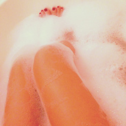 hayleybrooke11:  bath timeee